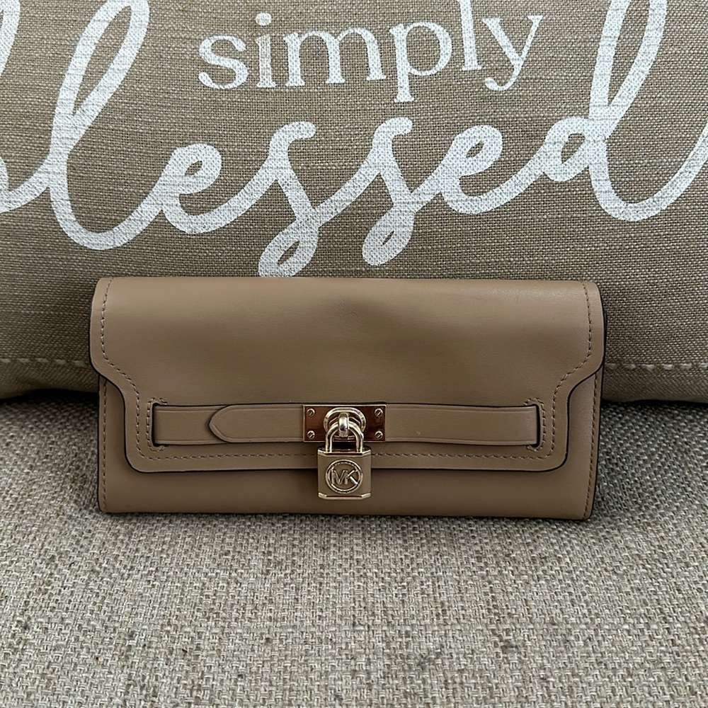Michael Kors Hamilton Legacy Wallet